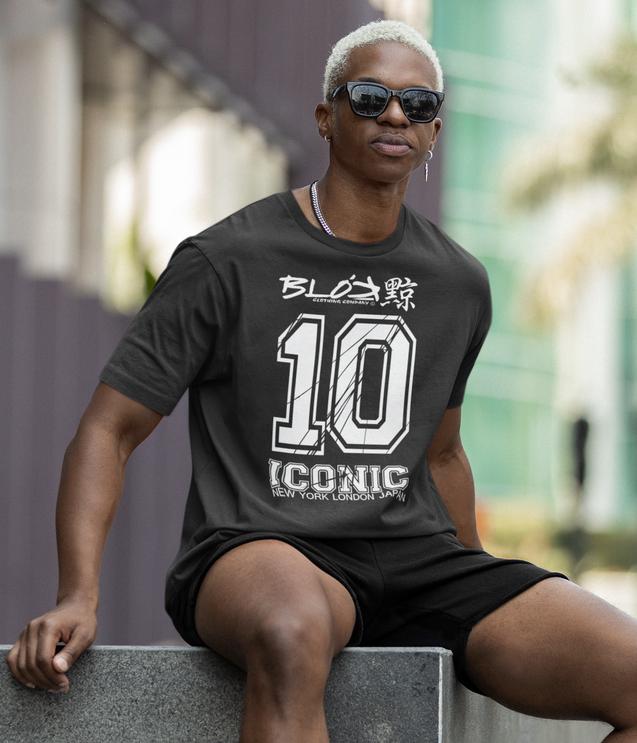 Iconic 10 - Front Print - in White - Men's Oversize