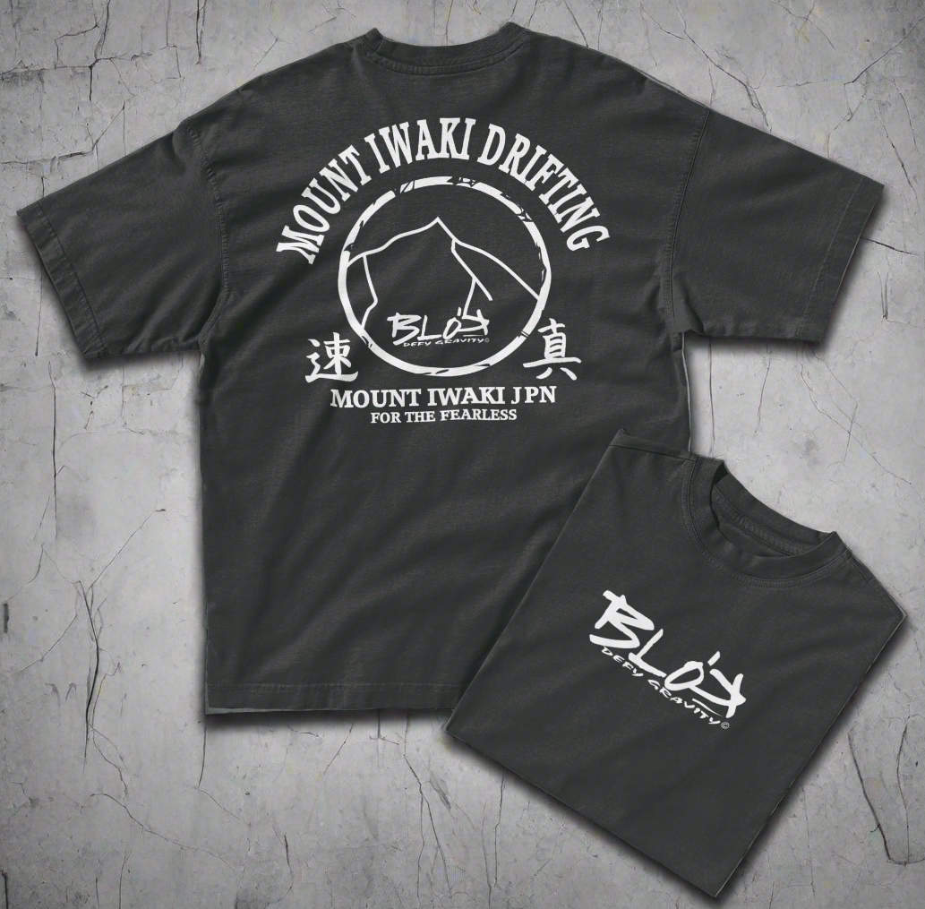 Mount Iwaki - Front & Back Print - in White - Women's Oversize