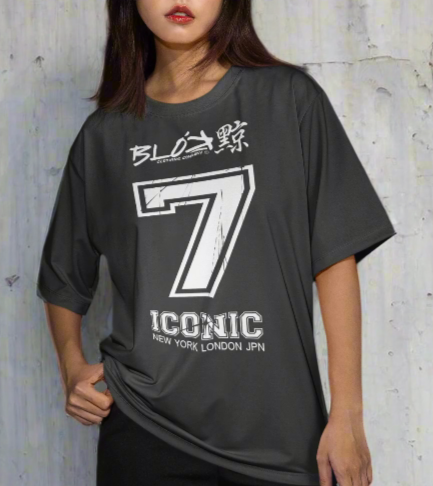 Iconic 7 - Front Print - in White - Women's Oversize