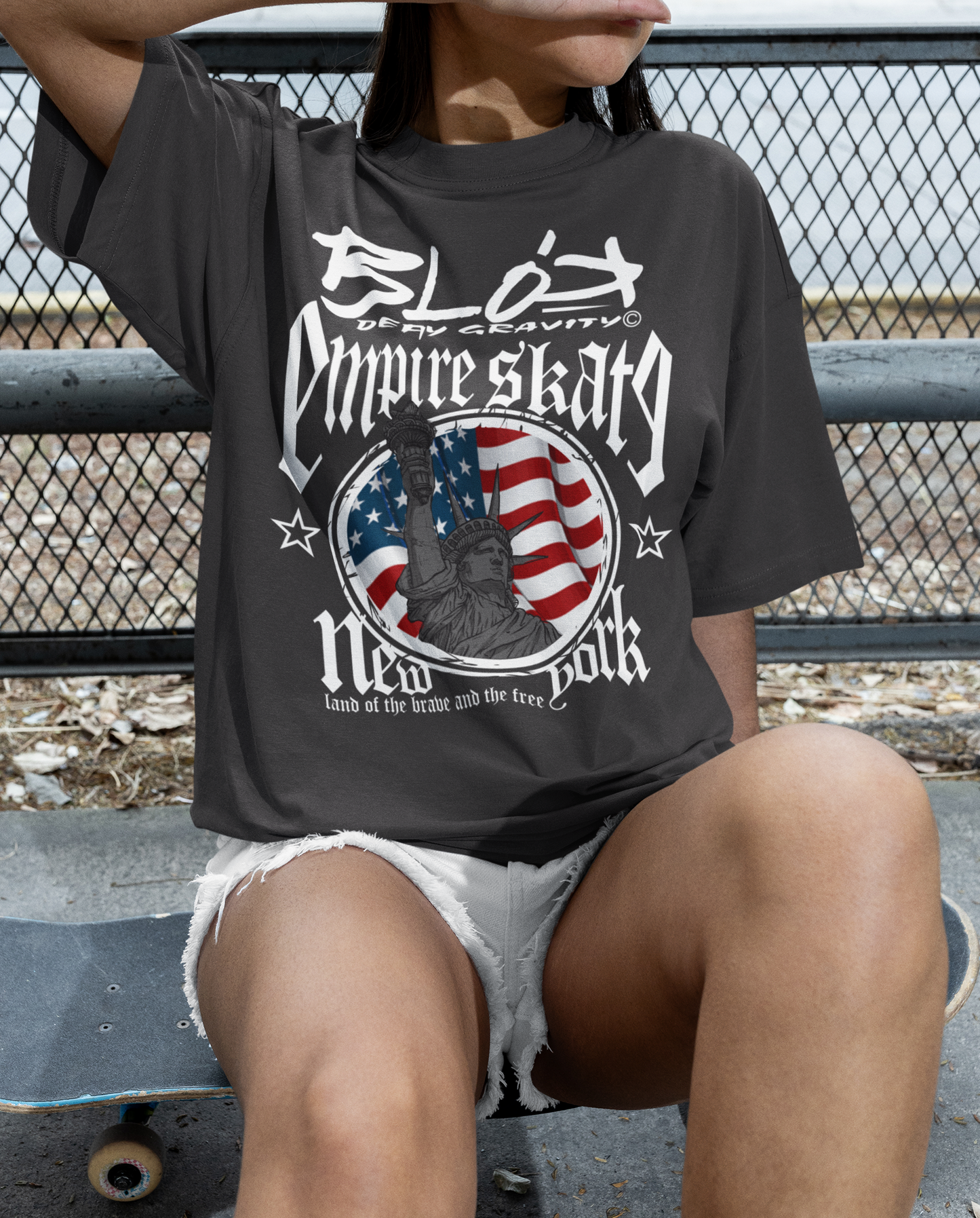 Empire Skate - New York - Front Print in White - Women's Oversize