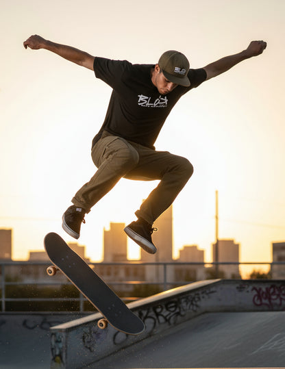 Empire Skate - New York- Back & Front Print - White Print - Men's Loose Fit